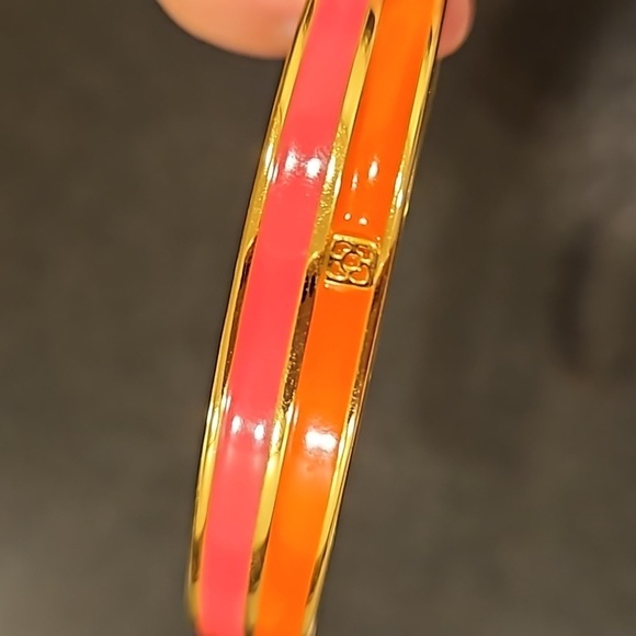 💕TRINA TURK💕 Enamel Bagle Bracelet ~ Orange and Pink Gold Plated One Size NWT - Picture 5 of 7
